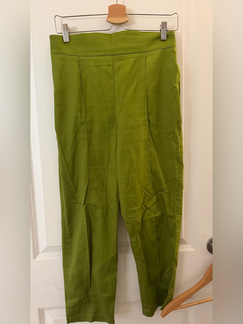 Pug Olive green trousers in sz L